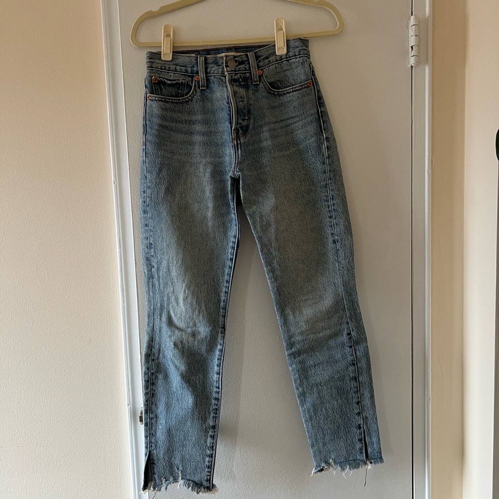 Classic High-Rise Women’s Wedgie Jean in Faded Blue
